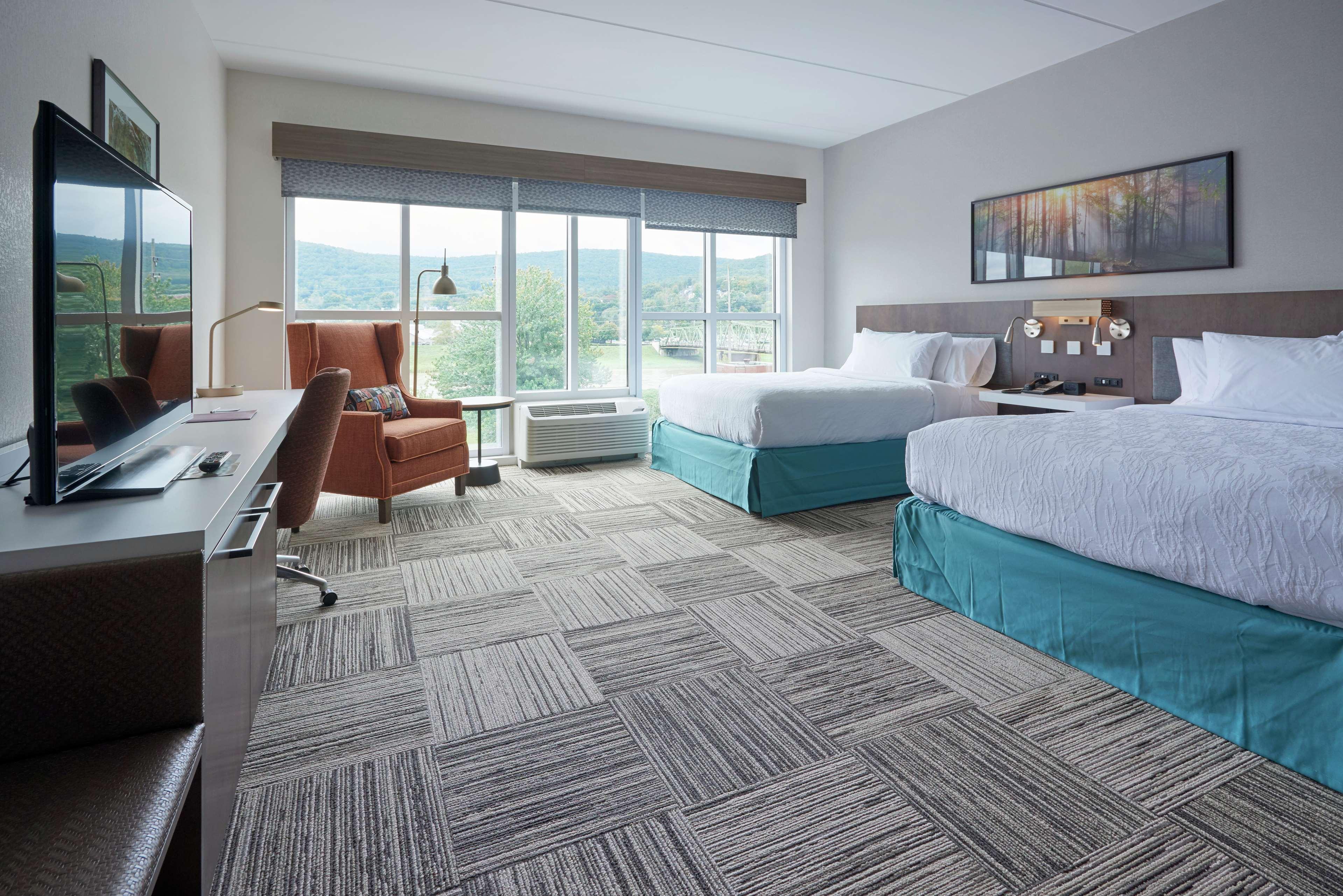 Hilton Garden Inn Corning Downtown Exterior foto