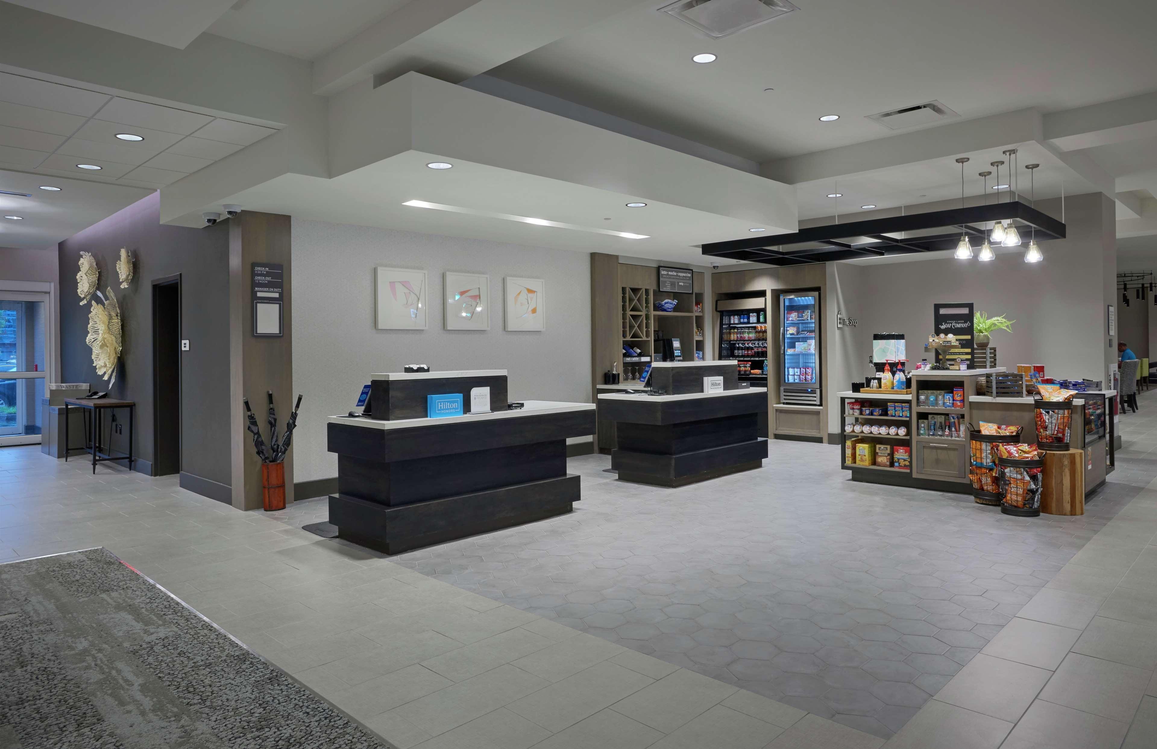 Hilton Garden Inn Corning Downtown Exterior foto